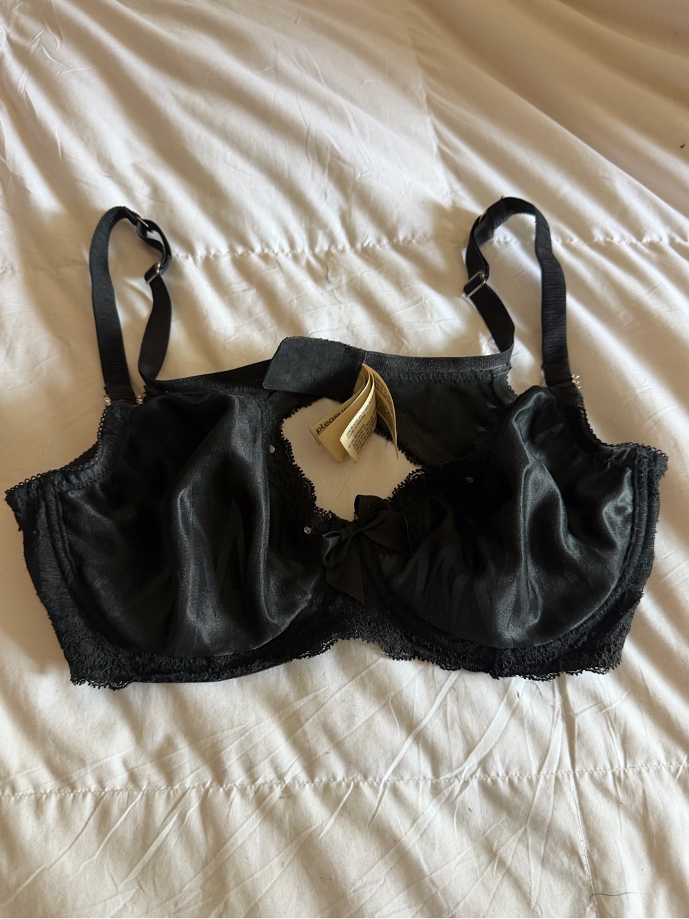Vintage Black Zigzag Lace Underwire Bra with Bow and Crystal Accents